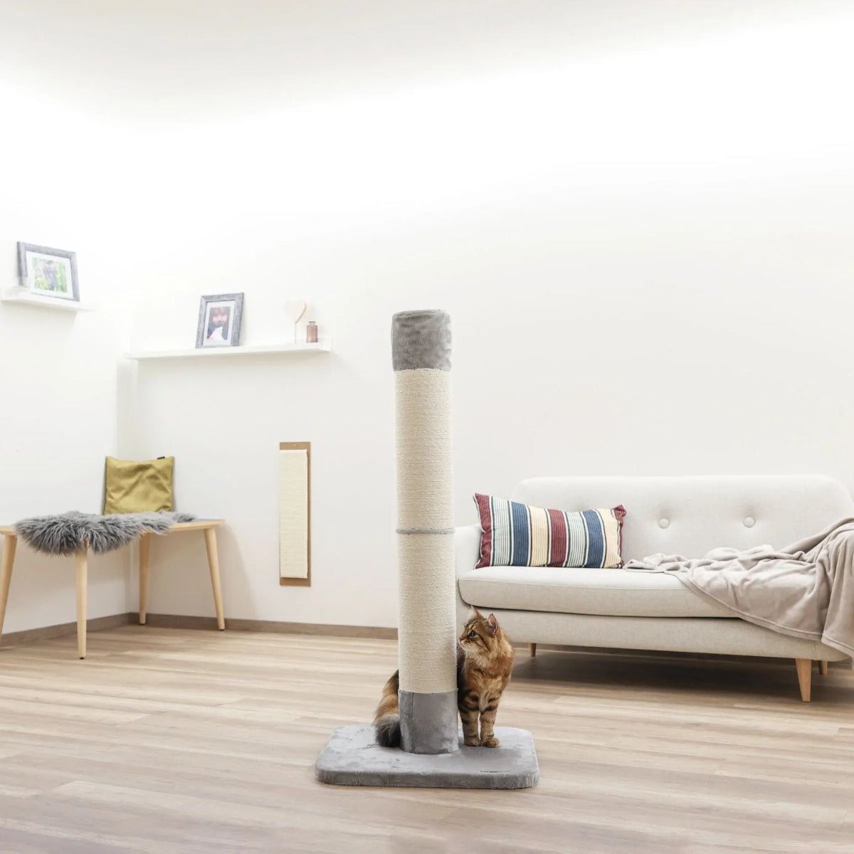 Raapimapuu Cat Tower