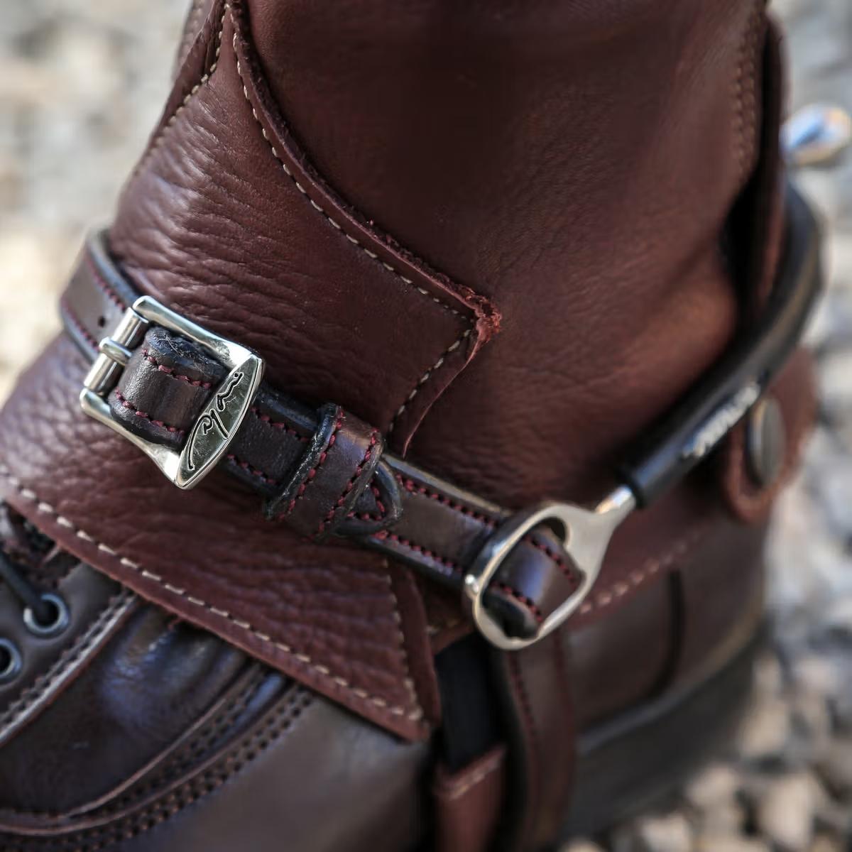 Kannusremmit Leather