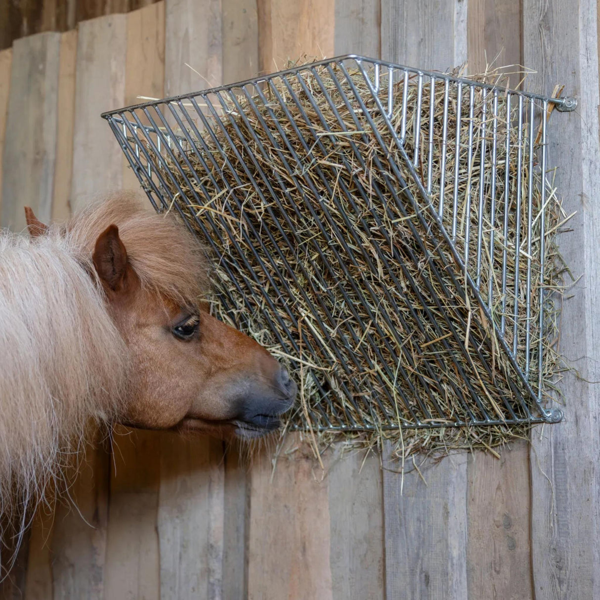 Heinähäkki Feed Storage Rack