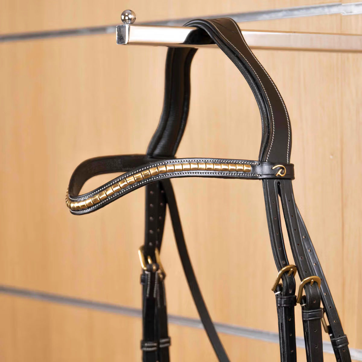 Otsapanta V-Shaped Clincher Brass NE/D Collections