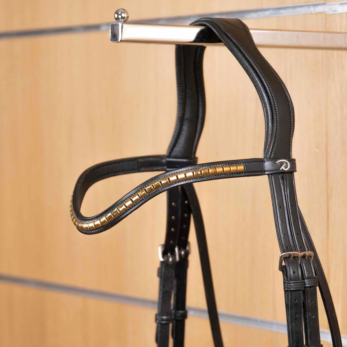 Otsapanta V-Shaped Clincher Brass NE/D Collections