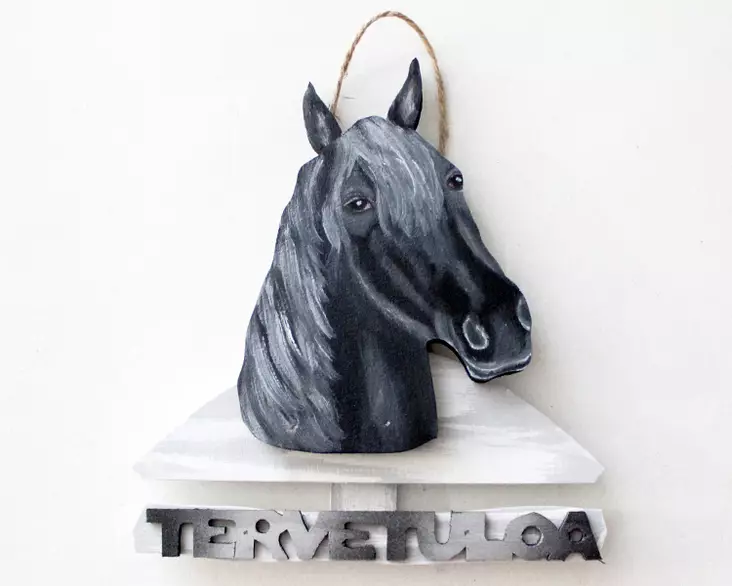 Ihmepuu Tervetuloakyltti Musta Hevonen - OUTLET - IP0020 - 1